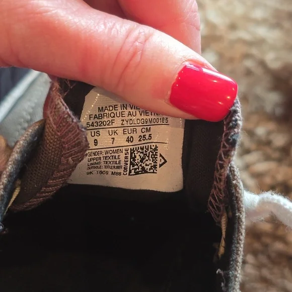 2 Pair Of Converse - Picture 4 of 5